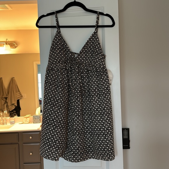 NWT UO Romper - Picture 3 of 6